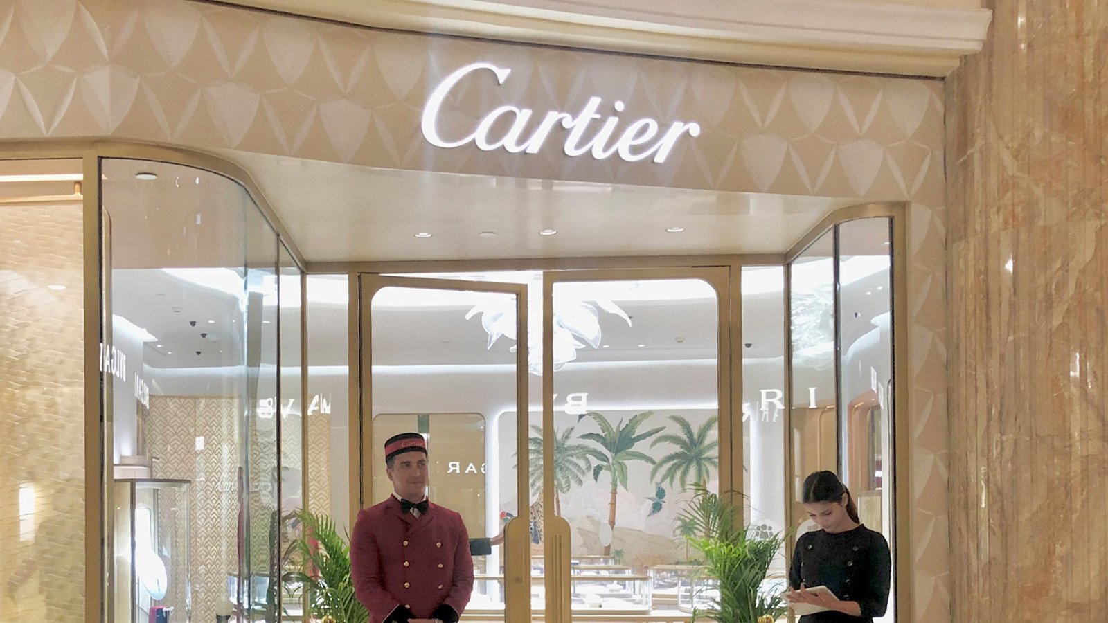 Malls interior build-out by Ariel Construction